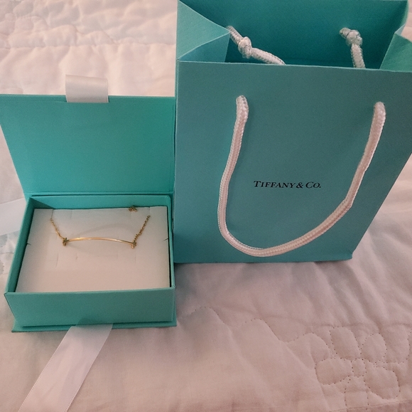 Tiffany & Co. Jewelry - Tiffany &Co T Gold braceret